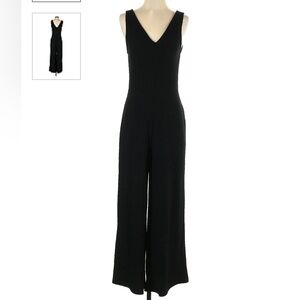 Gap black sleeveless jumpsuit